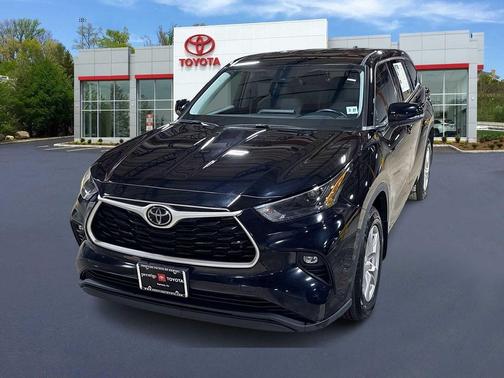 2022 Toyota Highlander LE