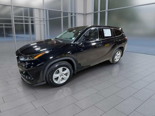 2022 Toyota Highlander LE