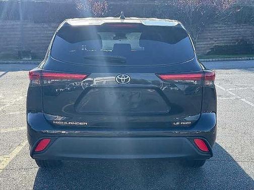 2022 Toyota Highlander LE