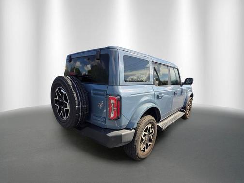 AZURE GRAY MET TRI-COAT 2025 Ford Bronco OUTER BANKS