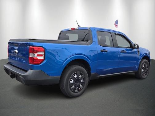 VELOCITY BLUE METALLIC 2022 Ford Maverick XL