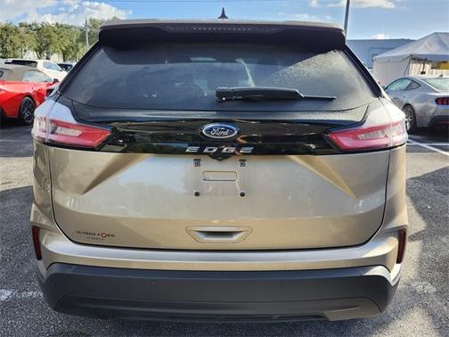2021 Ford Edge SE