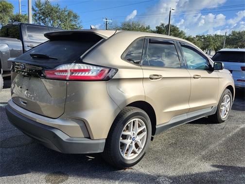 2021 Ford Edge SE