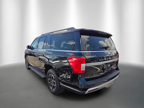 AGATE BLACK METALLIC 2024 Ford Expedition XLT