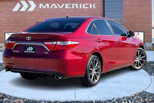 Pearl 2015 Toyota Camry XSE