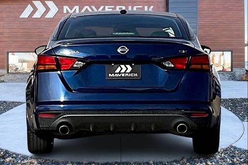 2022 Nissan Altima SR FWD