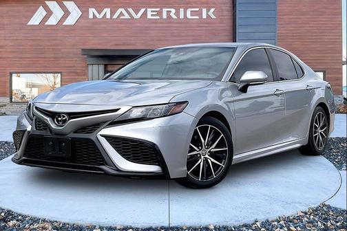 Celestial Silver Metallic 2022 Toyota Camry SE