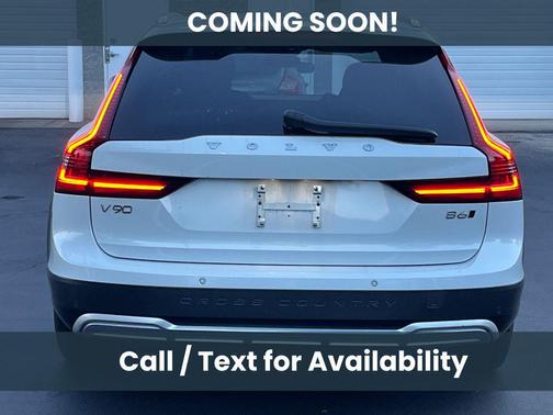 Crystal White Metallic 2022 Volvo V90 Cross Country B6