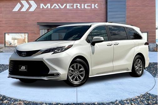 2022 Toyota Sienna XLE 7 Passenger