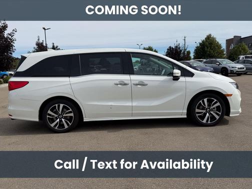 White 2018 Honda Odyssey Elite