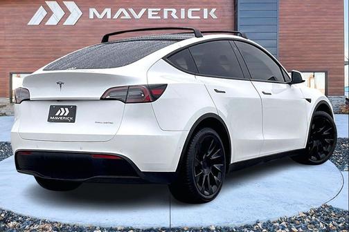 2022 Tesla Model Y Long Range Dual Motor All-Wheel Drive