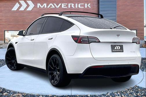 2022 Tesla Model Y Long Range Dual Motor All-Wheel Drive