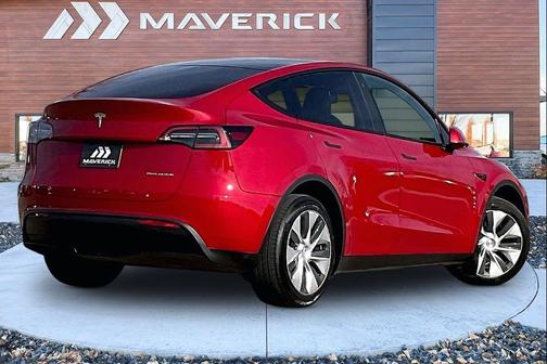 2022 Tesla Model Y Long Range Dual Motor All-Wheel Drive