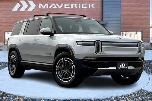 2025 Rivian R1S Adventure