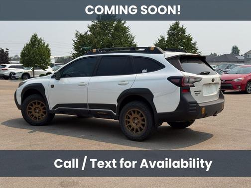 Crystal White Pearl 2022 Subaru Outback Wilderness
