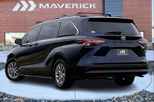 2021 Toyota Sienna LE