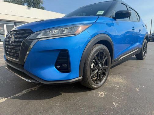 2023 Nissan Kicks SR