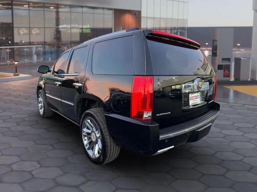 2014 Cadillac Escalade Platinum Edition