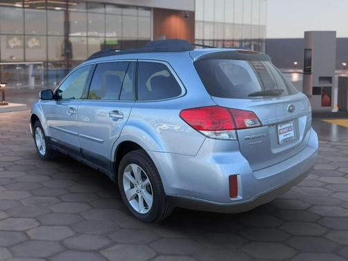 Ice Silver Metallic 2013 Subaru Outback 2.5i Premium