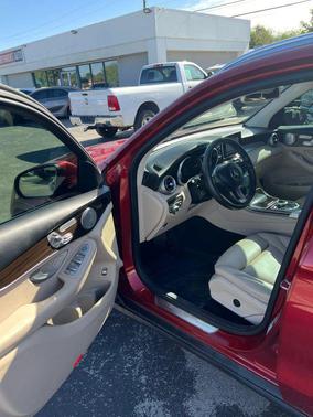 designo Cardinal Red Metallic 2017 Mercedes-Benz GLC 300 4MATIC