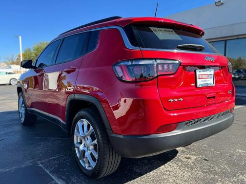 2023 Jeep Compass Latitude Lux