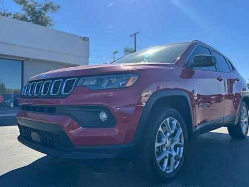 2023 Jeep Compass Latitude Lux