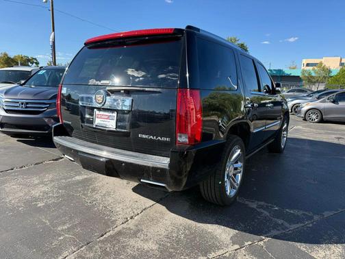 2014 Cadillac Escalade Platinum Edition