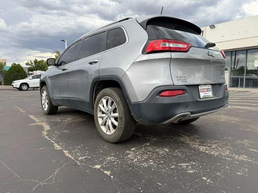 2016 Jeep Cherokee Sport