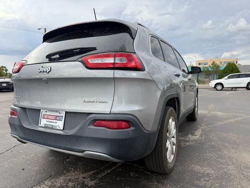 2016 Jeep Cherokee Sport