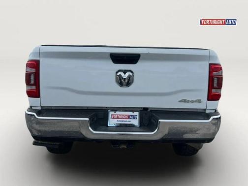 Bright White Clearcoat 2022 RAM 2500 Tradesman Crew Cab 4x4 6'4' Box