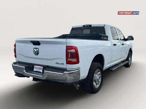 Bright White Clearcoat 2022 RAM 2500 Tradesman Crew Cab 4x4 6'4' Box