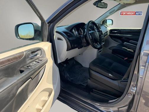 Granite Pearlcoat 2019 Dodge Grand Caravan SE