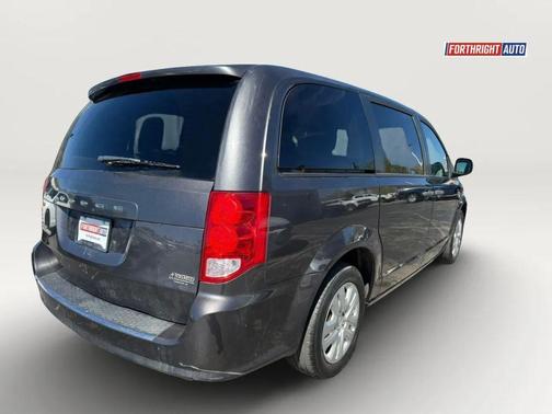 Granite Pearlcoat 2019 Dodge Grand Caravan SE