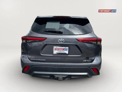 Gray 2021 Toyota Highlander LE