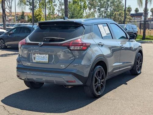 2022 Nissan Kicks SR