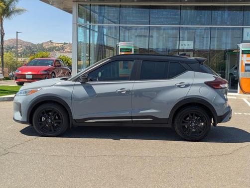 2022 Nissan Kicks SR