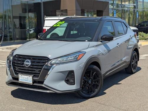 2022 Nissan Kicks SR