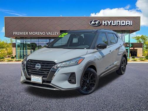 2022 Nissan Kicks SR