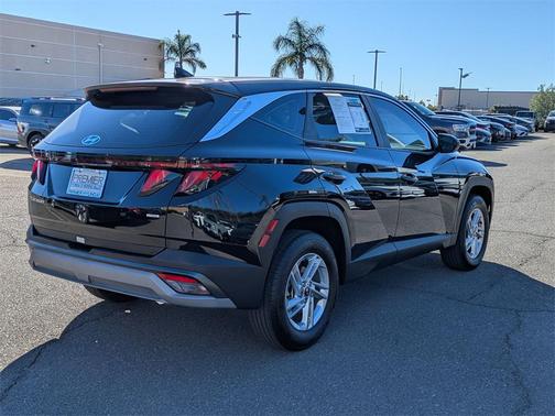 2025 Hyundai TUCSON SE