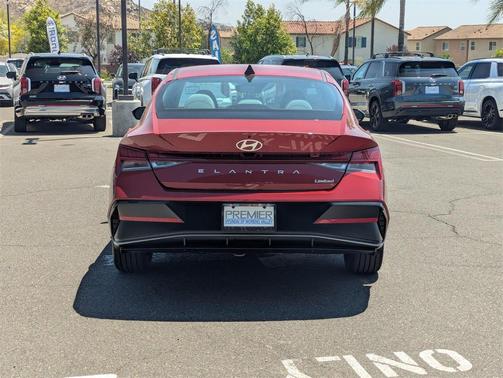 2025 Hyundai ELANTRA Limited