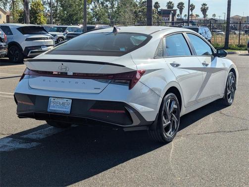 2025 Hyundai ELANTRA HEV SEL Sport