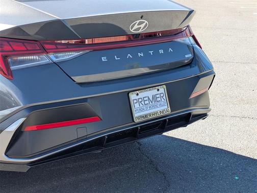 2025 Hyundai ELANTRA HEV Limited