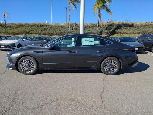 2025 Hyundai SONATA Hybrid Limited