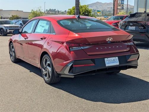 2025 Hyundai ELANTRA Limited