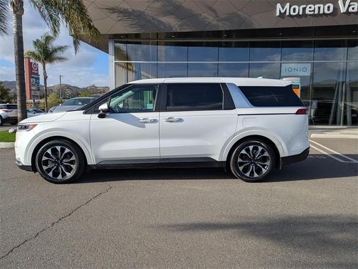 2024 Kia Carnival EX