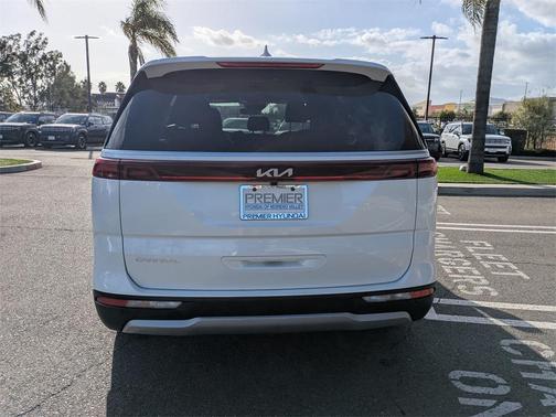2024 Kia Carnival EX