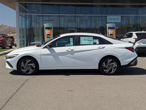 2025 Hyundai ELANTRA HEV SEL Sport