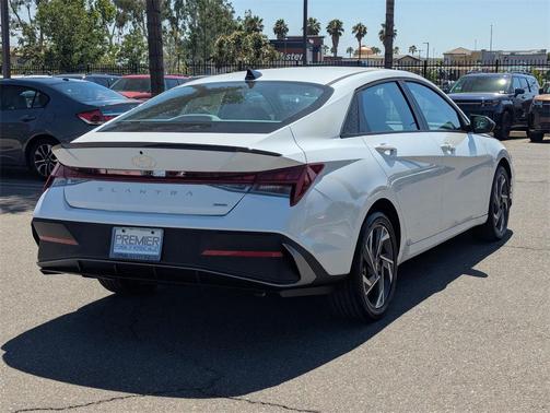 2025 Hyundai ELANTRA HEV SEL Sport