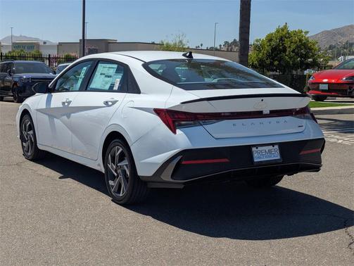 2025 Hyundai ELANTRA HEV SEL Sport