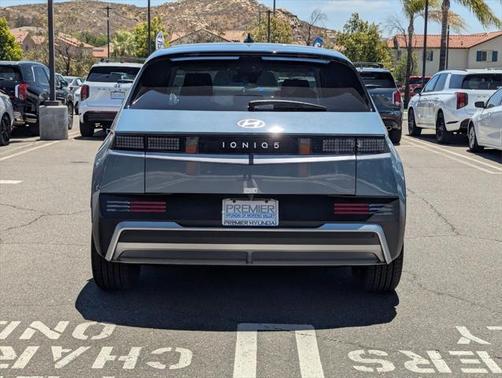 2025 Hyundai IONIQ 5 SE